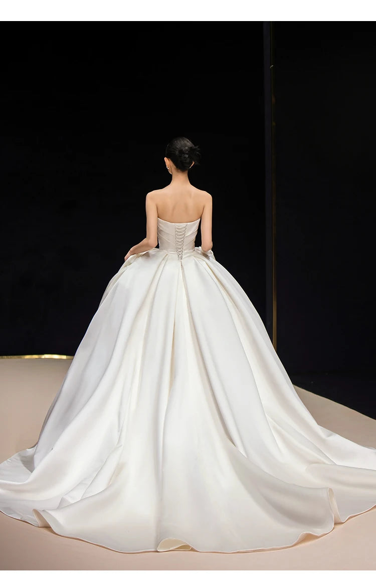 2025 Elegant Sleeveless Satin Ball Gown Wedding Dress Long Train Bridal Wedding Dress