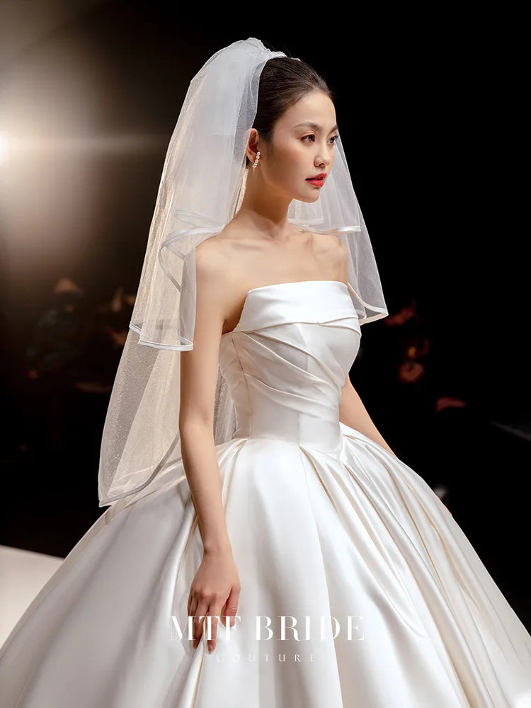 2025 Elegant Sleeveless Satin Ball Gown Wedding Dress Long Train Bridal Wedding Dress