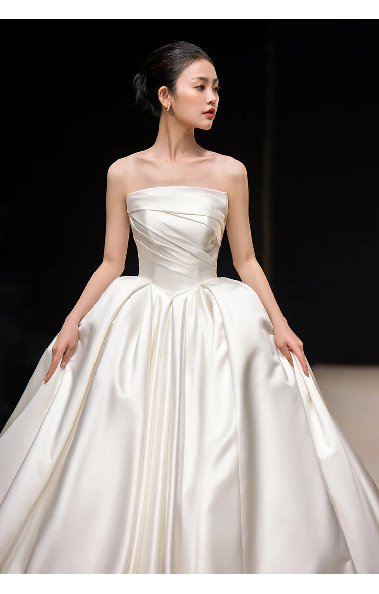 2025 Elegant Sleeveless Satin Ball Gown Wedding Dress Long Train Bridal Wedding Dress